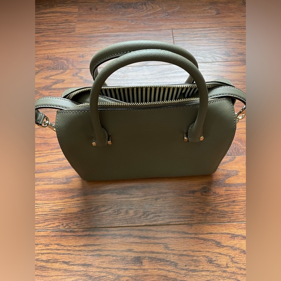 Kate Spade Purse - Picture 2 of 9